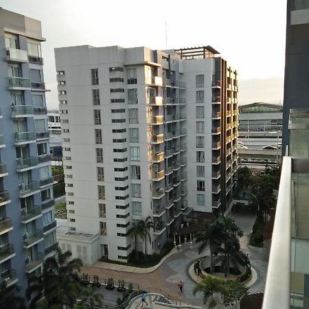 One Palm Tree Villas Manila Eksteriør bilde