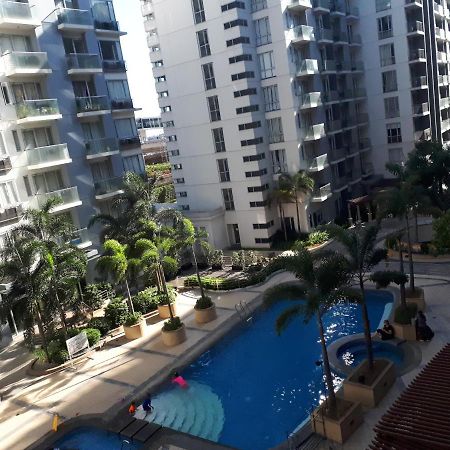 One Palm Tree Villas Manila Eksteriør bilde
