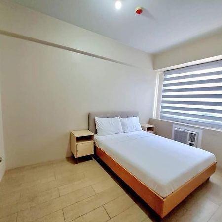 One Palm Tree Villas Manila Eksteriør bilde