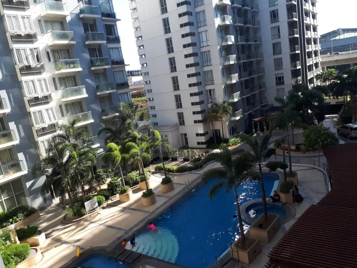One Palm Tree Villas Manila Eksteriør bilde